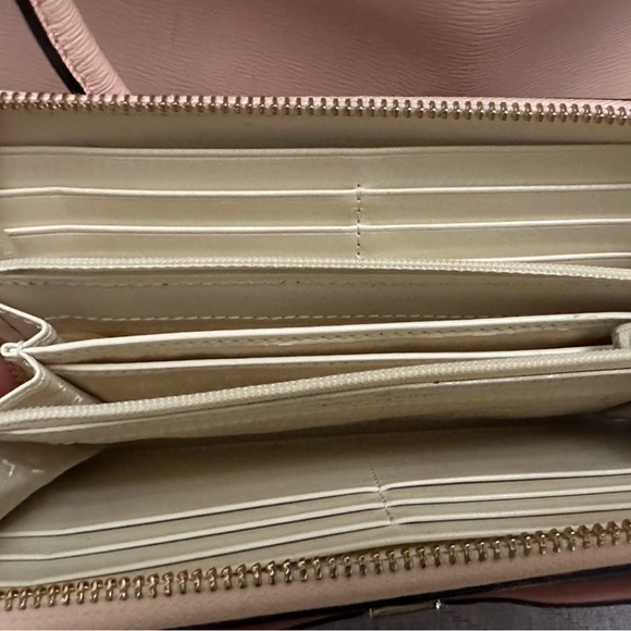 Kate Spade Wallet 💗 - Picture 2 of 3
